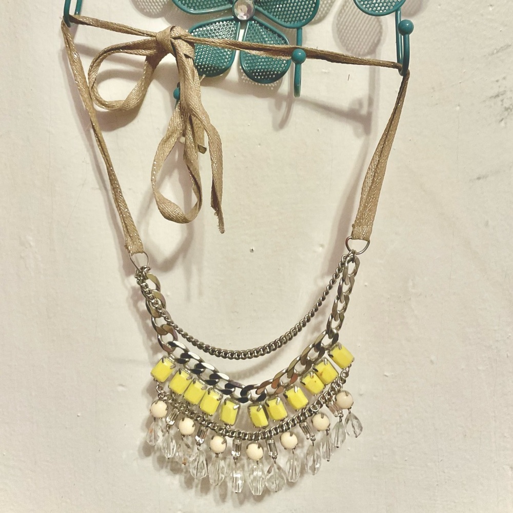 Juicy couture elegant costume jewelry necklace